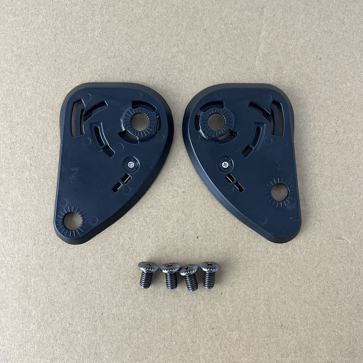 Helmet Visor Base Plate Pivot  - Motorcycle Gear Helmets 评论和价格